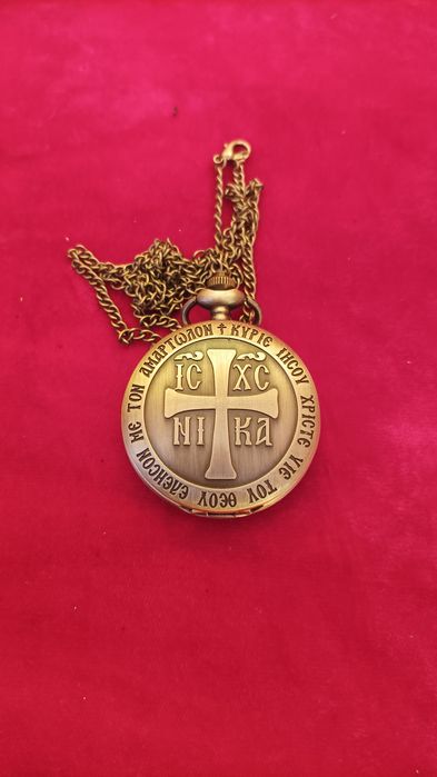 Джобен часовник с кръст