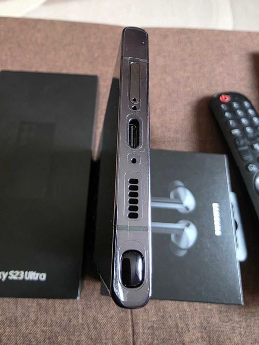 Samsung S23 Ultra 256 GB /8 RAM Black нов