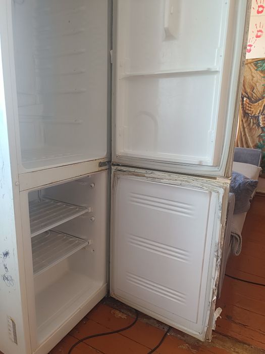 Холодильник продаю