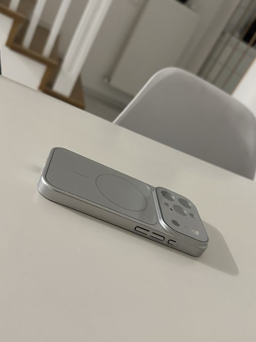 Husa iphone 16 PRO transformare 17