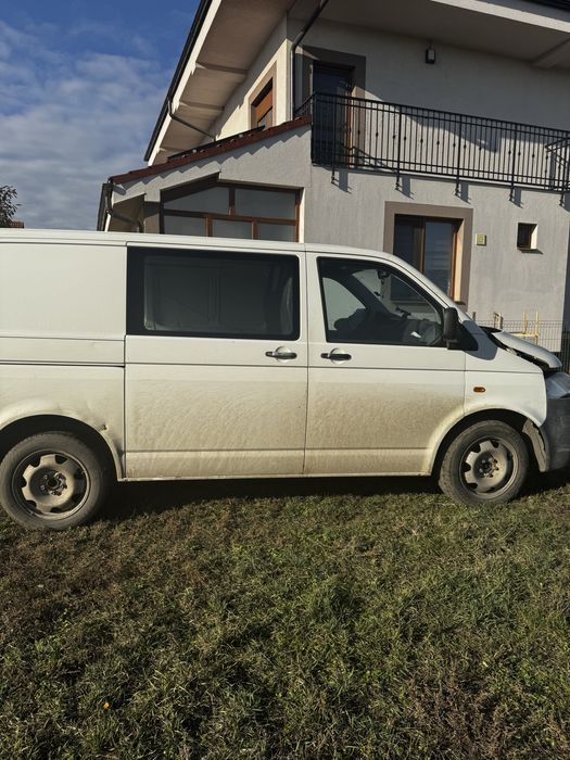 Vand VW T5 avariat