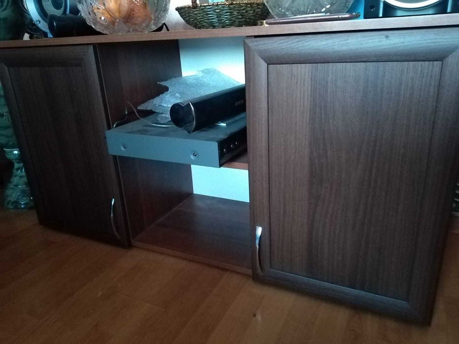Продам полку в отличном состоянии