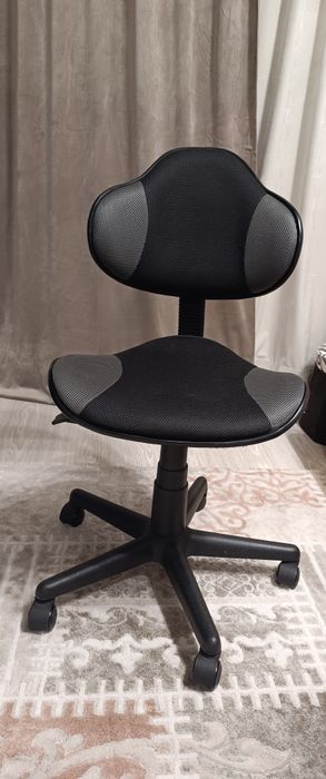 Детски стол за бюро