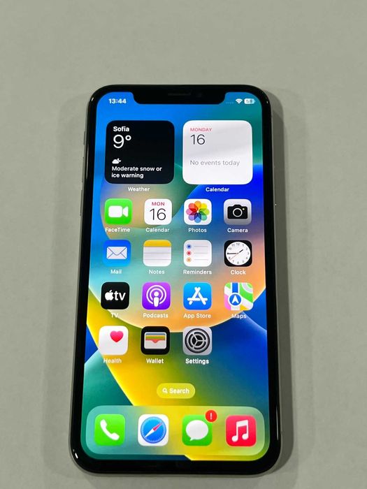 iPhone X 100% battery