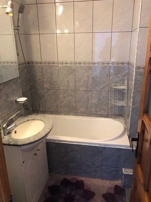 Inchiriez Apartament 3 camere,zona Parcul Colina-loc de parcare inclus