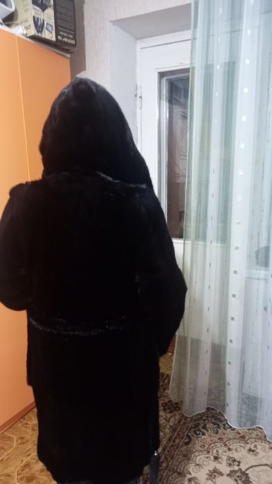 Норковая шуба 48 размер.