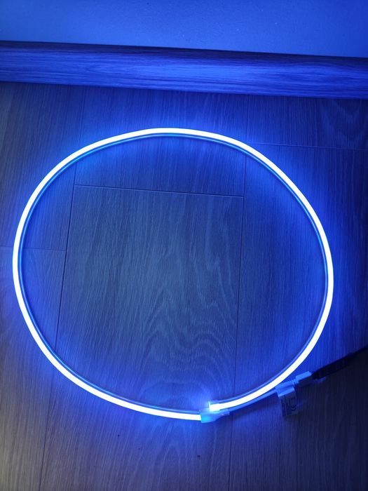 Bandă LED multicolor pentru cameră de pus pe perete. Diferite forme.