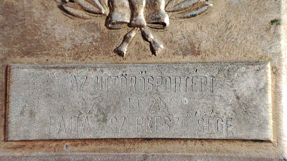 Продавам автентичен унгарски плакет