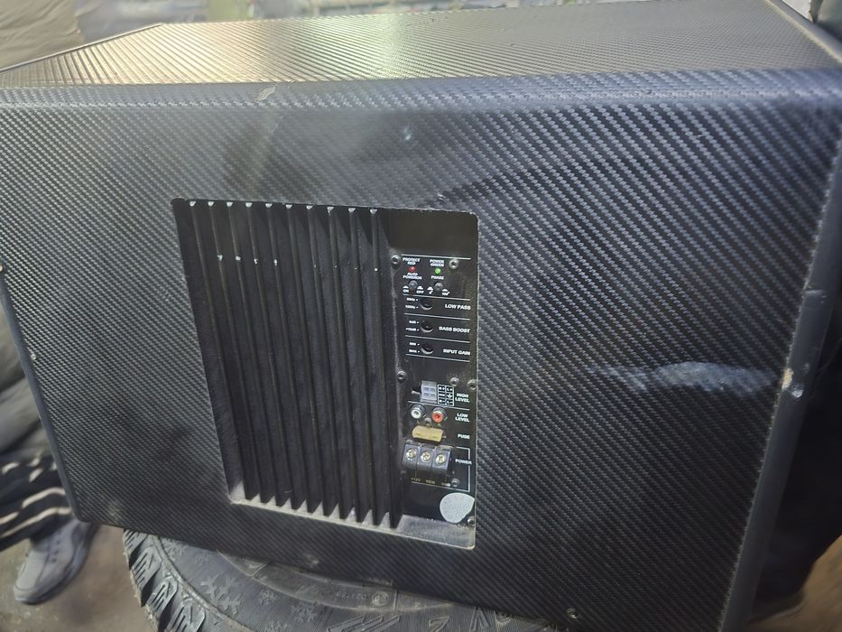 Продам сабуфер састаяния нового