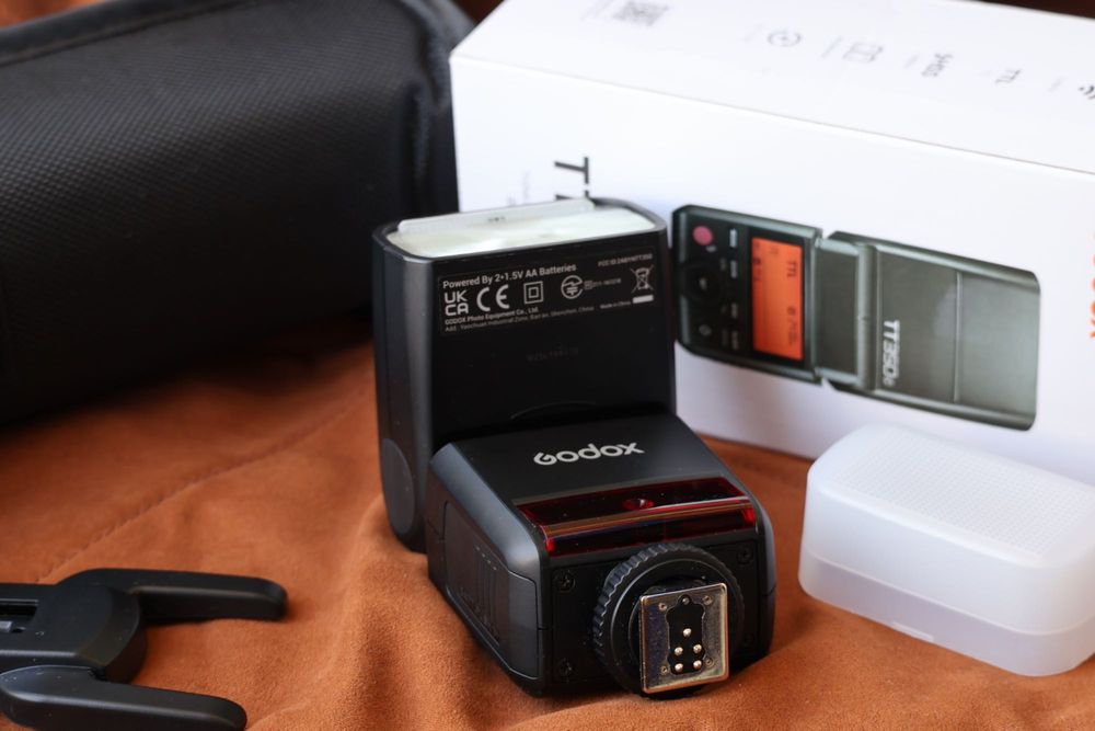 Светкавица Godox TT350C за Canon и монопод Hama Star 78 Mono