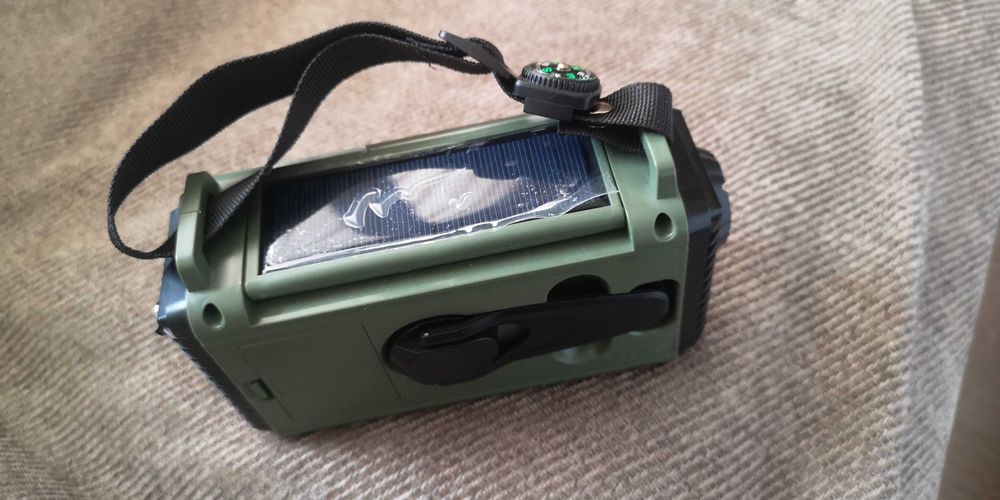 Мултифункционално радио с Bluetooth и 5 вида зареждане