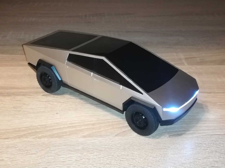 машинка Cybertruck Tesla