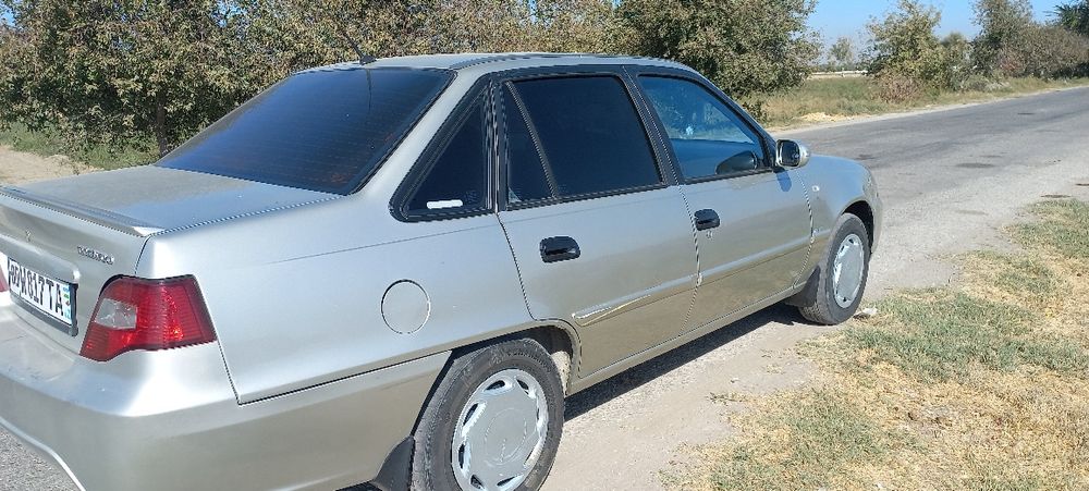 Avtomashina sotiladi