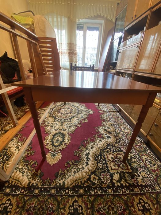 Продается мебель сервант , книжный шкаф , стол