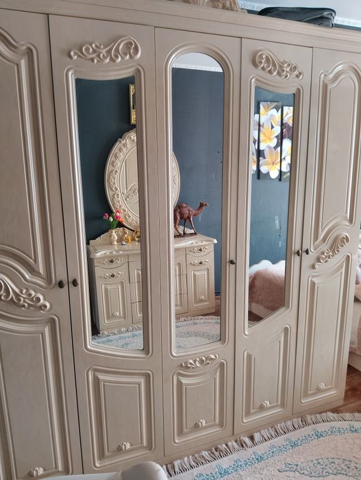 Продам спальный гарнитур
