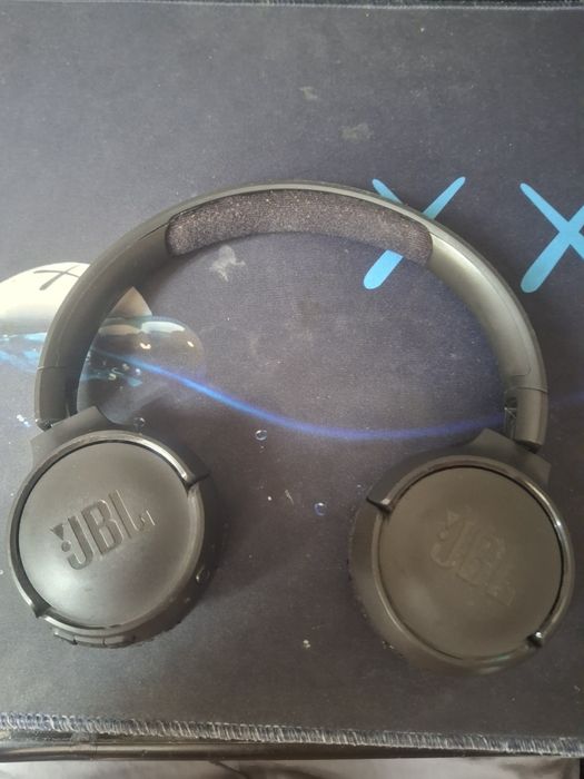 Vand Casti JBL Tune 660NC