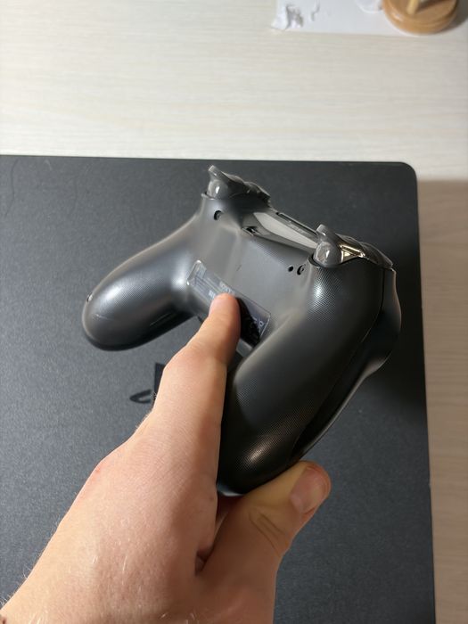 Продам PS 4 1TB full complect