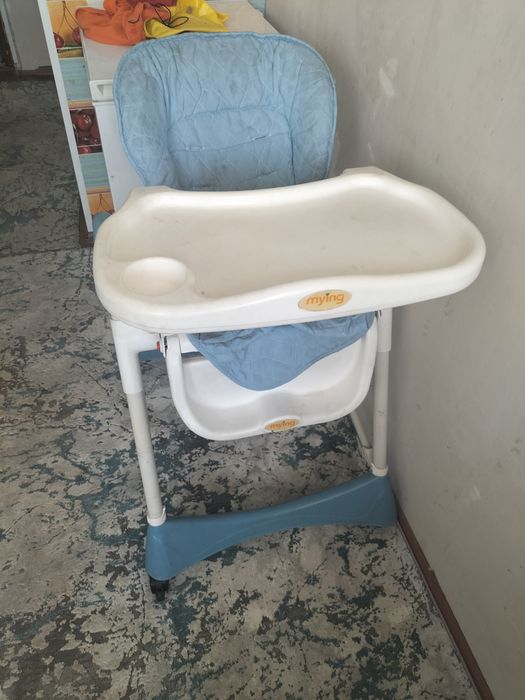 Детский столик. Б/у