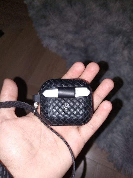 Айрподсы с чехлом