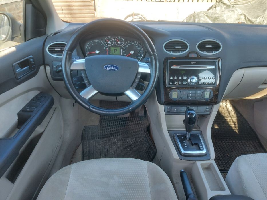 FORD FOCUS 1.6 Benzina Cutie Automata + Extra dotari