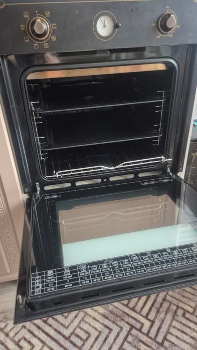 Продам духовку Svar