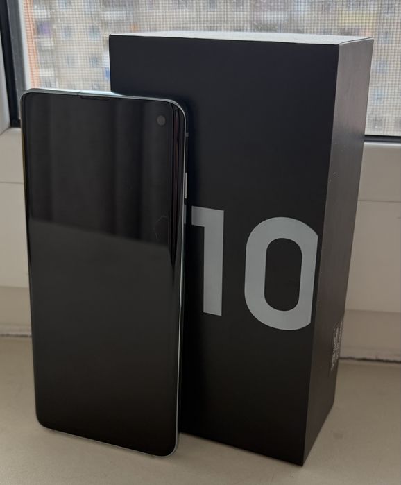 Продаю SAMSUNG S10