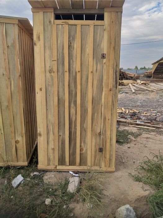 Туалет деревянный