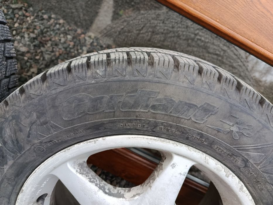 Продам зимнию резину с дисками