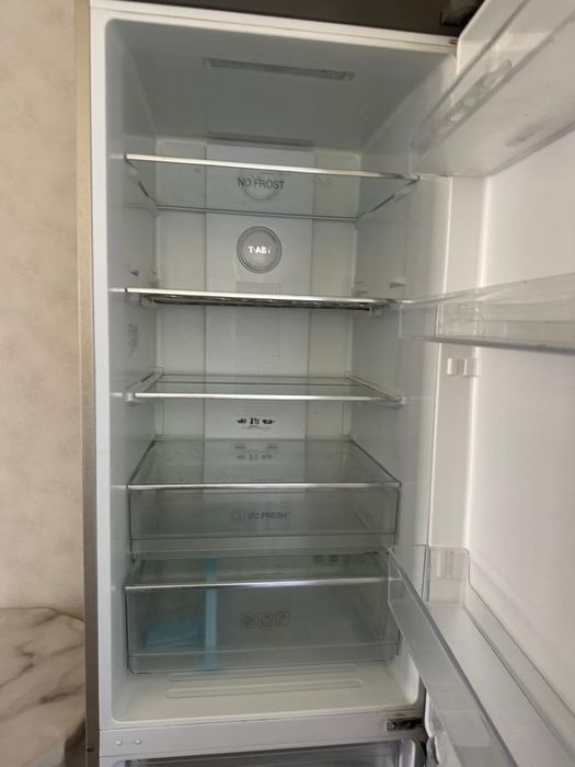 Продам холодильник HAIER, двухкамерный.