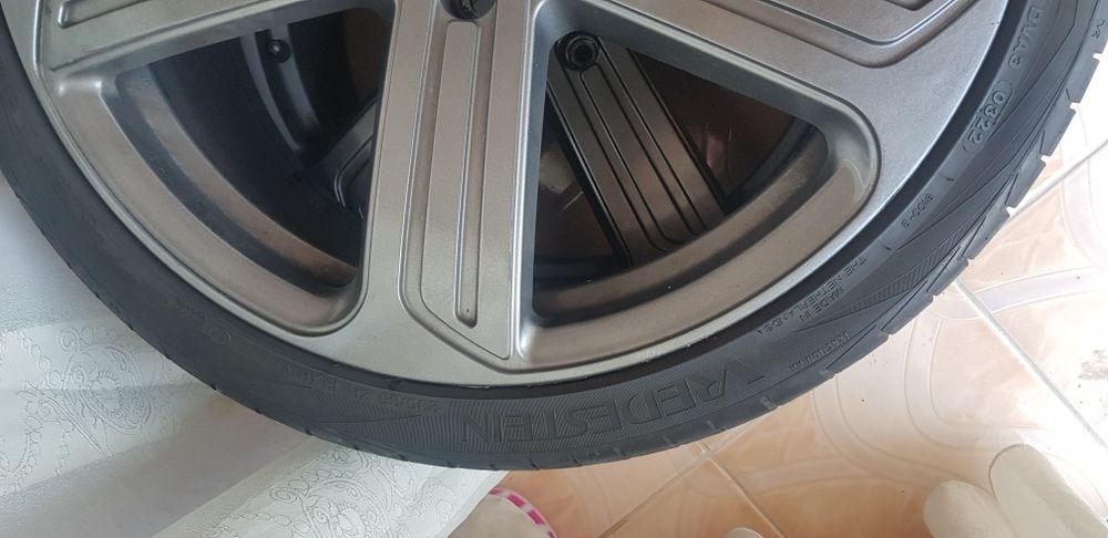 Set jante + anvelope 235/35 R19