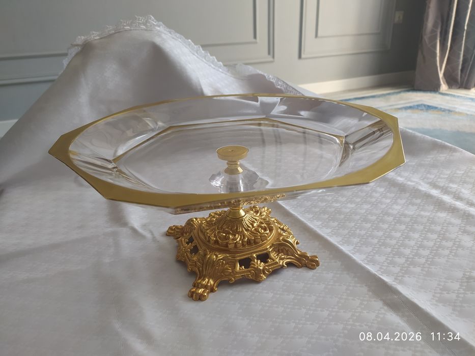 Посуда тортница.