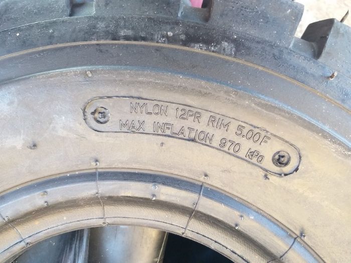 Cauciucuri noi 6.50-10 pentru motostivuitor anvelope cu camera R10