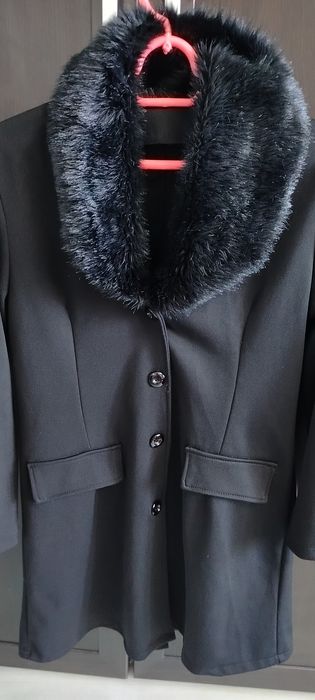 Пролетно черно  палто
