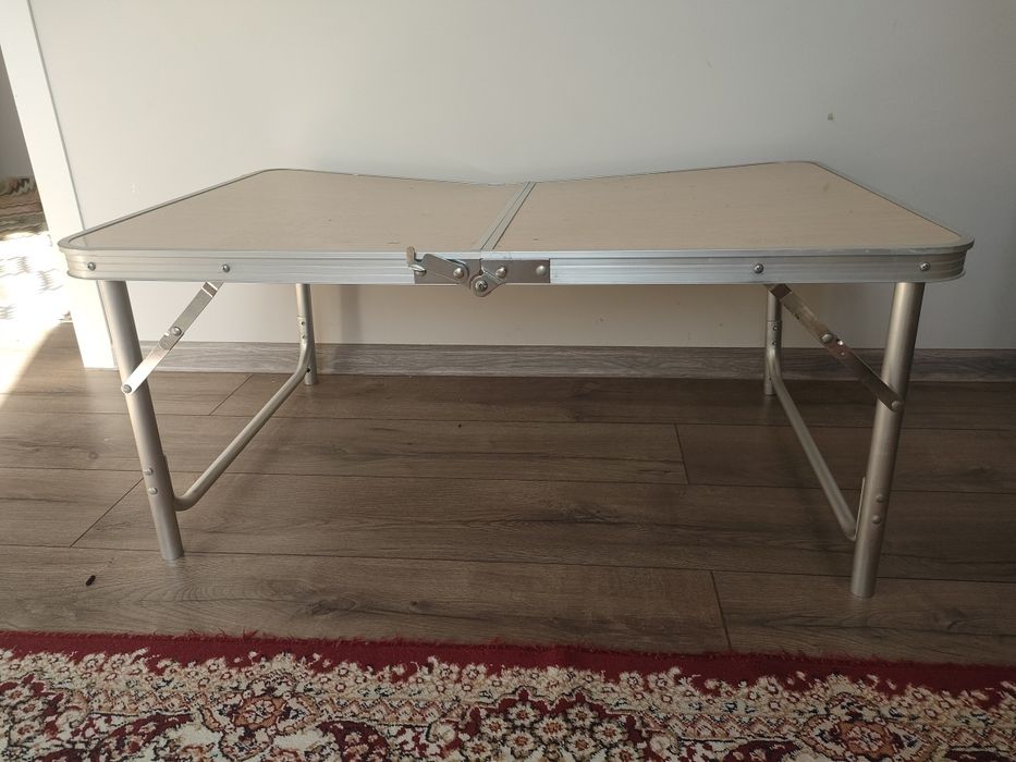 Стол раскладной.