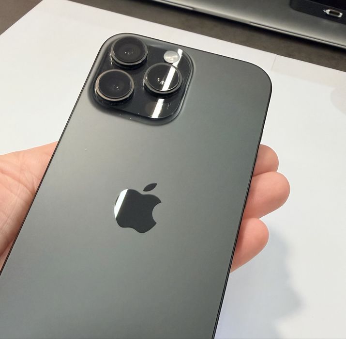 iPhone 16 Pro Max 256 GB, baterie 96%, stare foarte buna