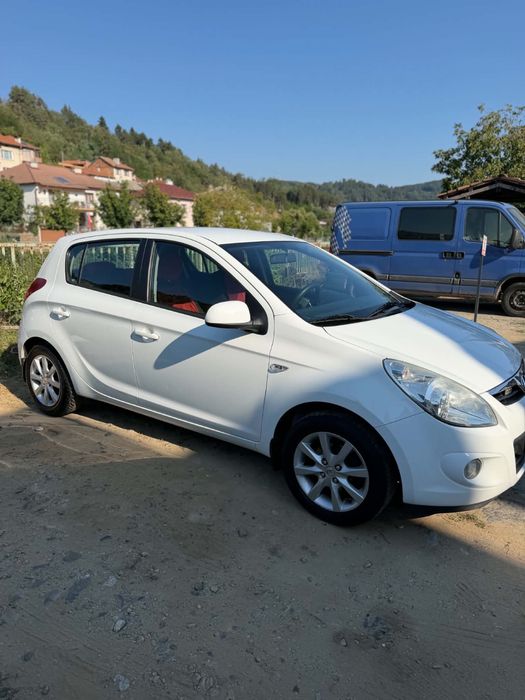 Hyuidai I20.