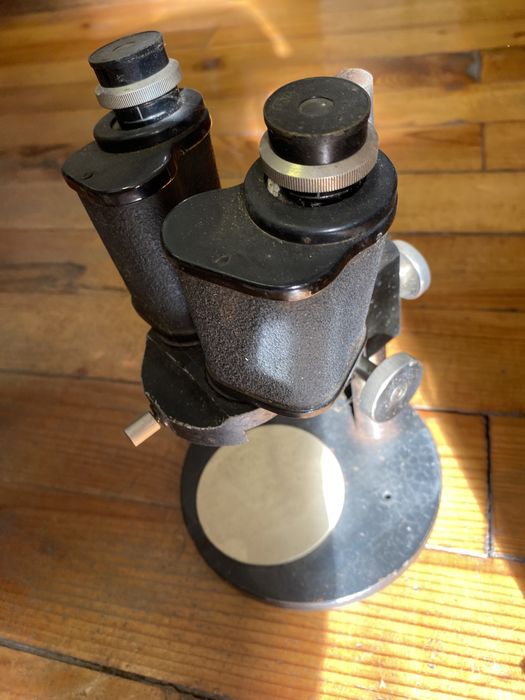 Професионален микроскоп