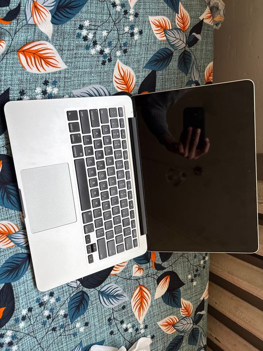 MacBook Pro apple