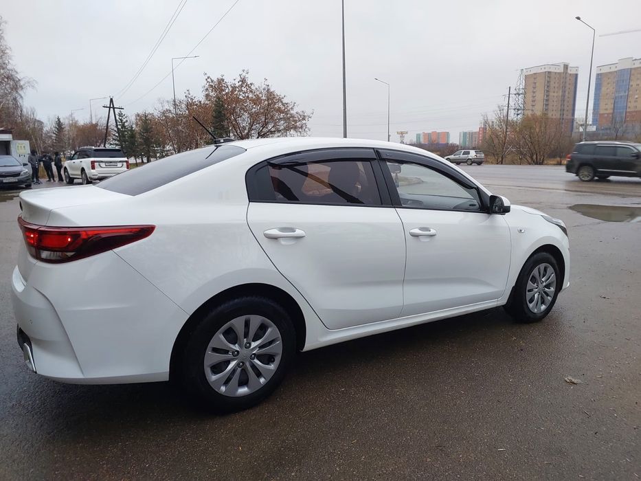 Продам автомобиль Kio Rio