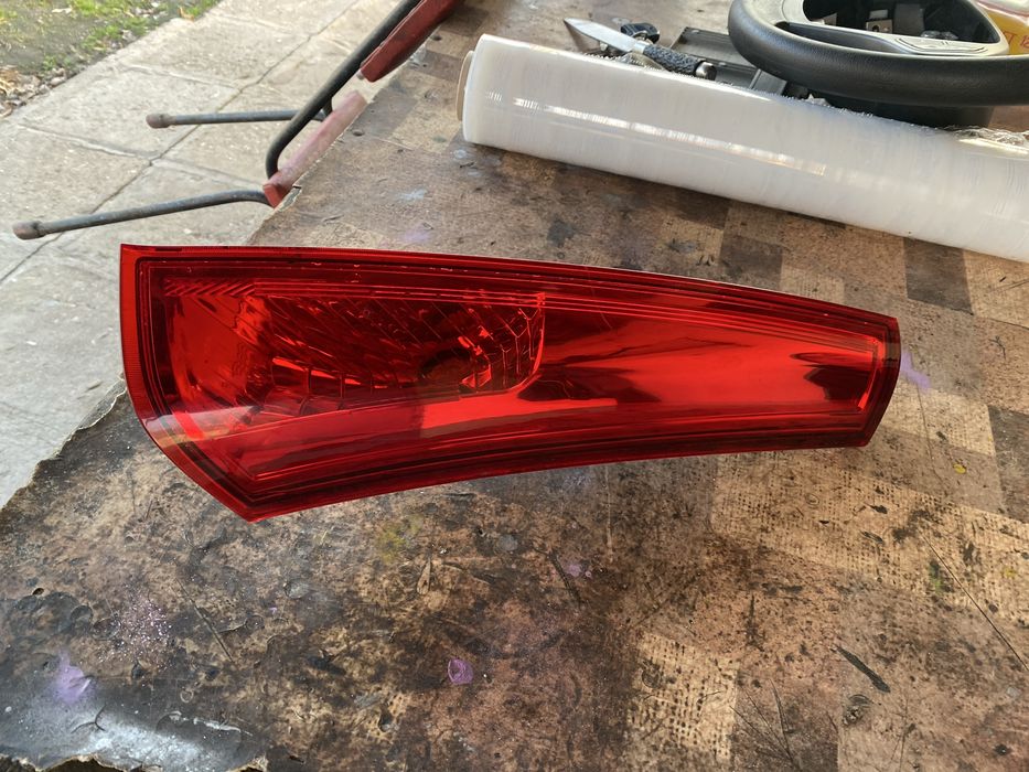 Десен горен стоп за киа сийд комби 2008г