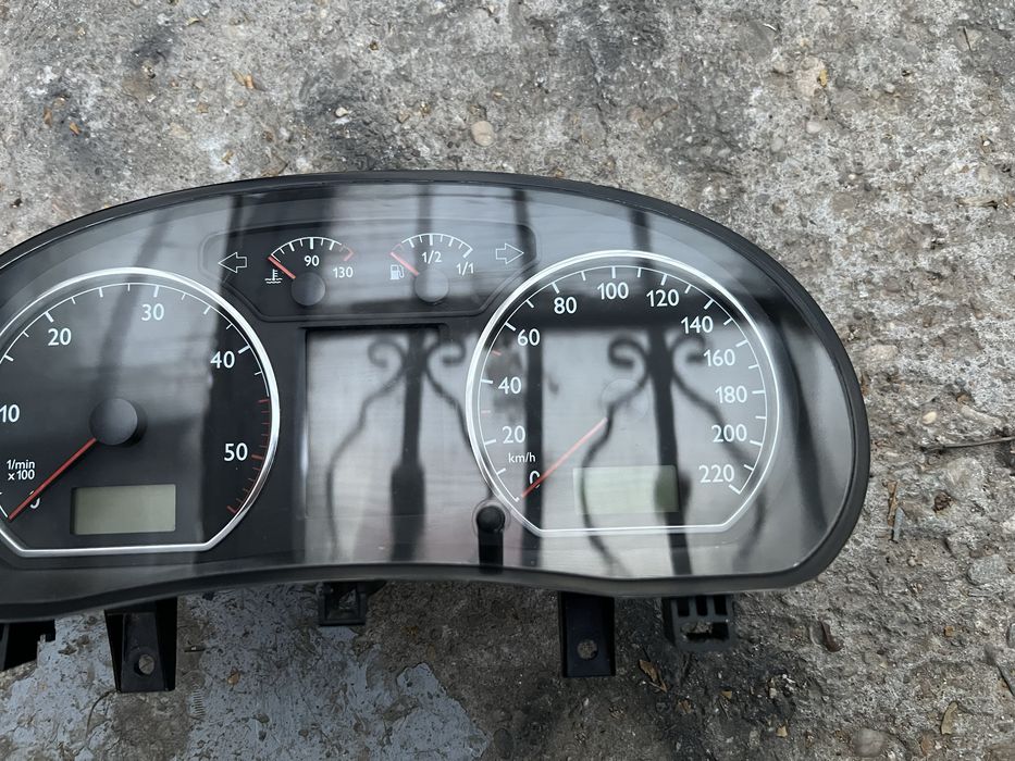 Ceasuri Bord | VW Polo 9N / 9N3 | 1.4 / 1.9 TDi Diesel | Piese Plansa Panou Indicator Consola Centrala Comanda KM Volan Airbag Buton Butoane Clima
