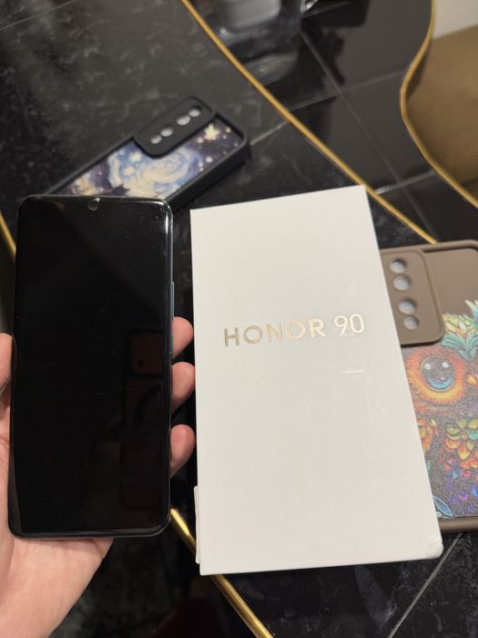Honor 90 512 GB + протектори