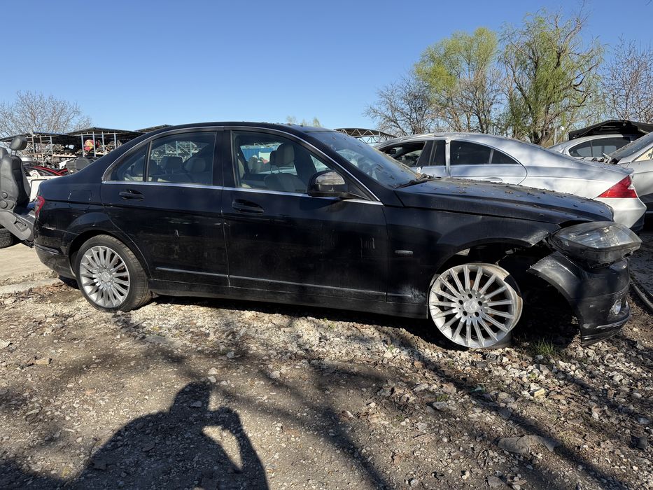 Mercedes-Benz C220 2009г. + Bixenon + 792 код , голямо Navi на части