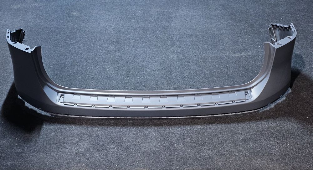 bara spate volkswagen touareg 7p noua originala

cod oe: 7l6 807 421