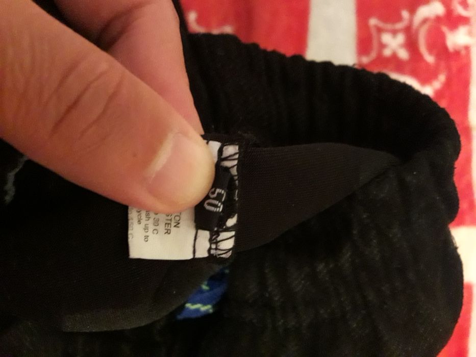 Продам спортивный костюм