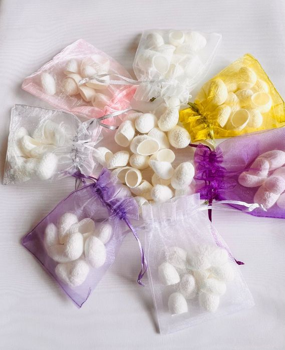 Копринени пашкули – естествена грижа и вдъхновение от природата