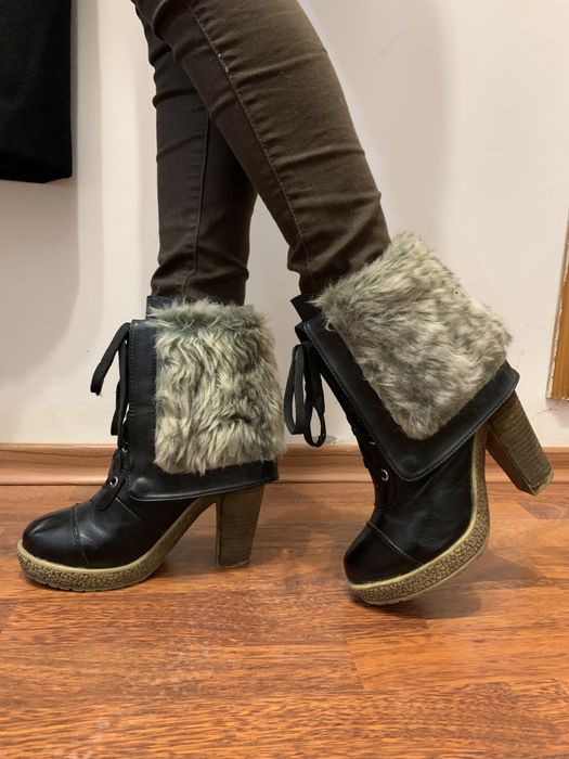 Ghetute cu blana si toc