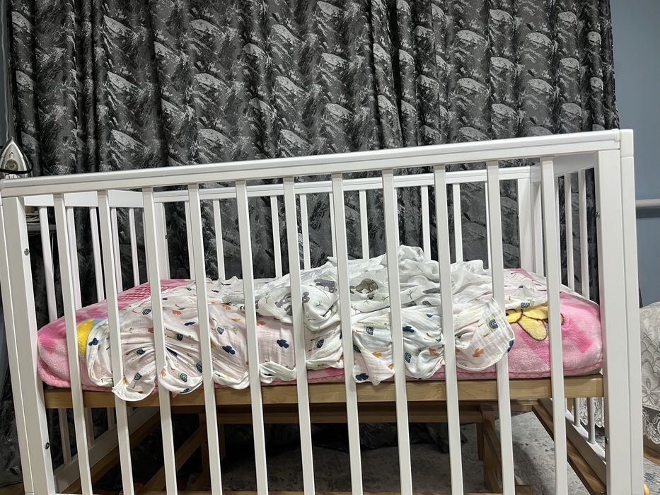 манеж с пеленальным столиком