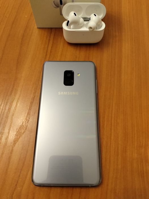 Samsung A8+. Науш.