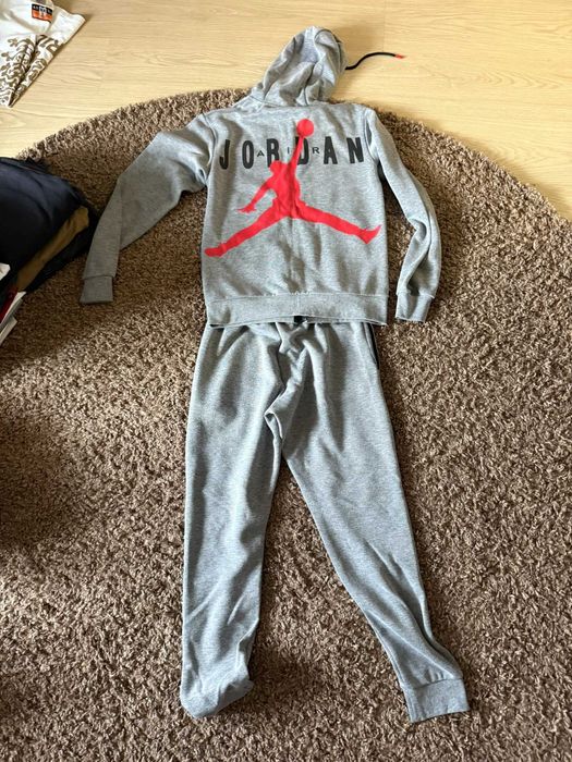 Мъжки анцуг Nike Air Jordan комплект размер S супер запазен неползван